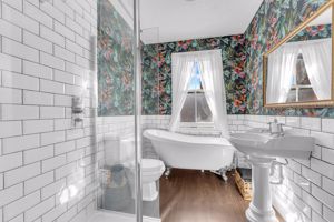 Photo 30- click for photo gallery